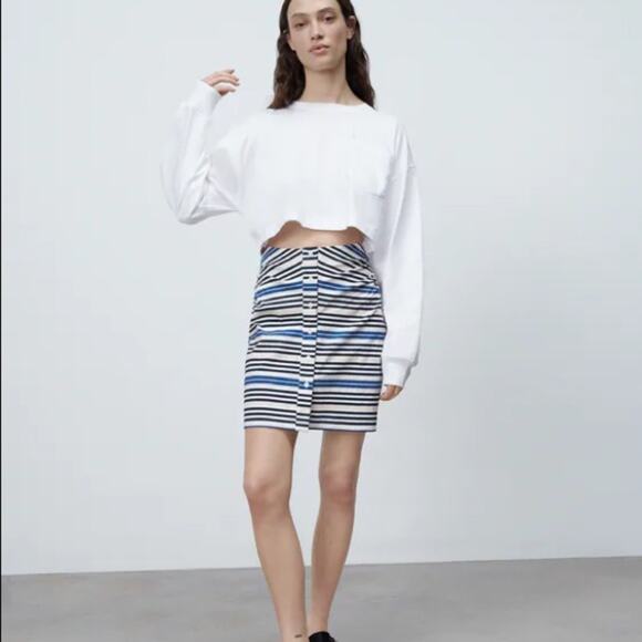 Zara CONTRAST DRESS WITH CUT-OUT DETAIL - Picture 6 of 15